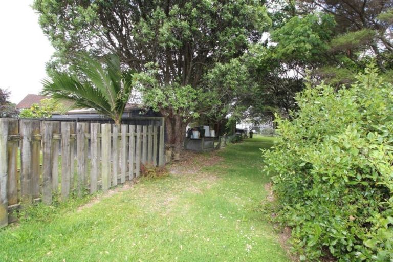 Photo of property in 80 Glen Marine Parade, Glendene, Auckland, 0602
