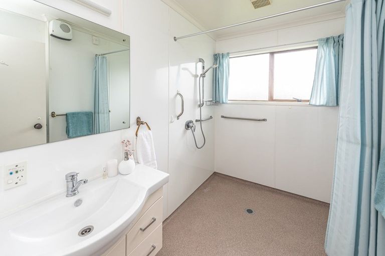 Photo of property in 6b Akepiro Place, Tawhero, Whanganui, 4501