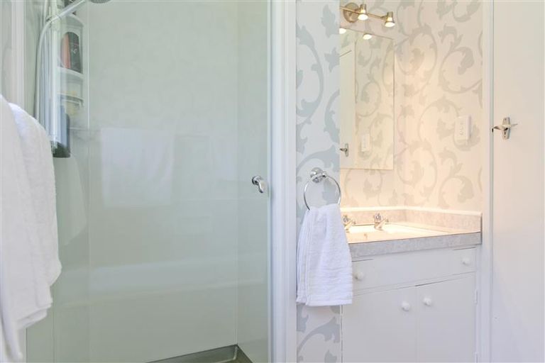 Photo of property in 14 Isobel Street, Acacia Bay, Taupo, 3330