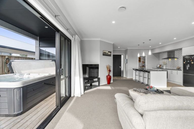 Photo of property in 130 Coast Boulevard, Papamoa Beach, Papamoa, 3118