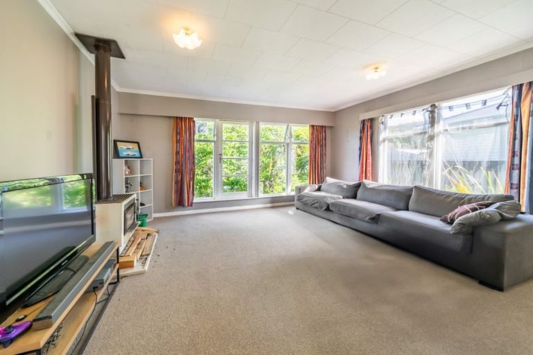 Photo of property in 26-26a Amundsen Grove, Stokes Valley, Lower Hutt, 5019