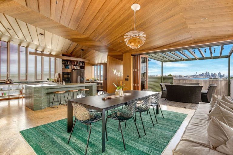 Photo of property in 19 Jubilee Avenue, Devonport, Auckland, 0624