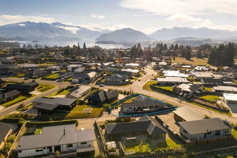 Photo of property in 5 Nancy Lane, Wanaka, 9305