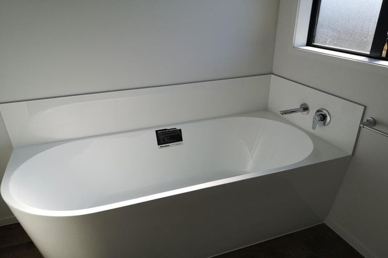 Photo of property in 19 Jacks Landing Drive, Hamilton Lake, Hamilton, 3204