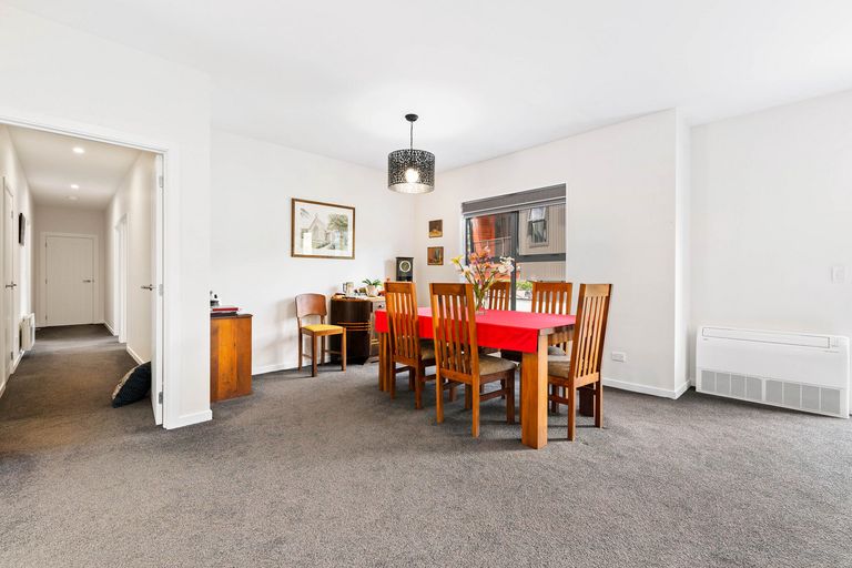 Photo of property in 15 Holloway Street, Clyde, 9330