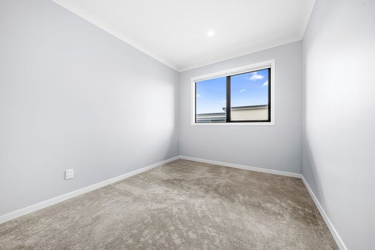 Photo of property in 49 Kumukumu Road, Long Bay, Auckland, 0630