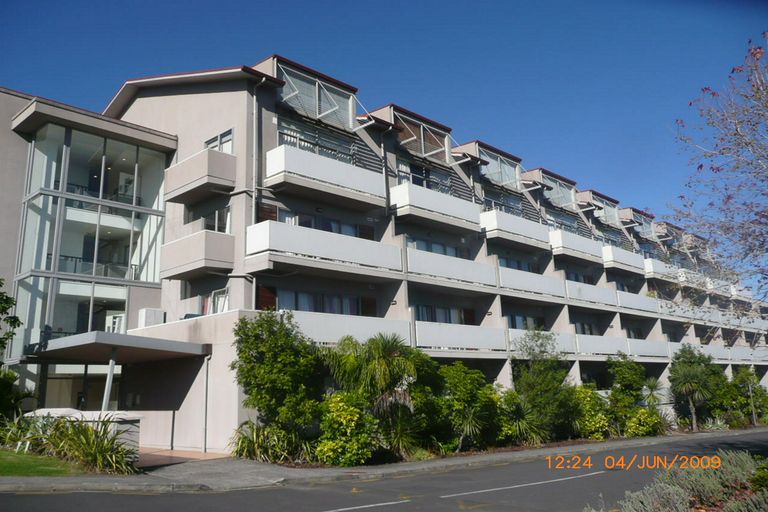 Photo of property in 7e/30 Westward Ho, Glen Eden, Auckland, 0602