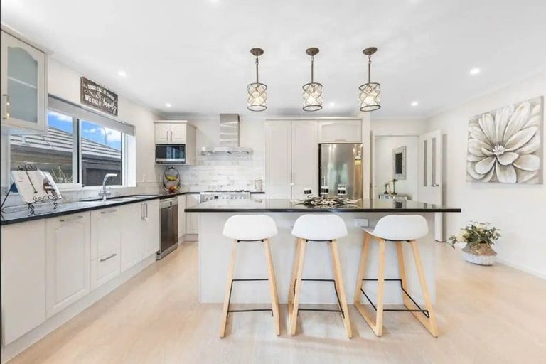 Photo of property in 3 Pohutukawa Place, Karaka, Papakura, 2113