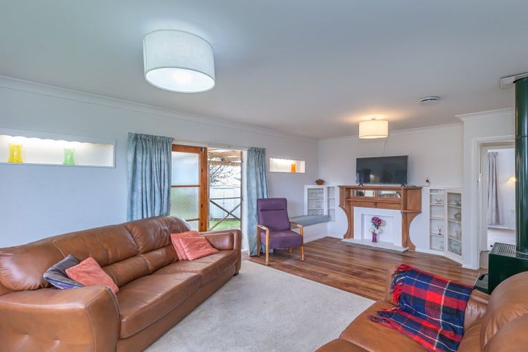 Photo of property in 12 Ryder Crescent, Levin, 5510