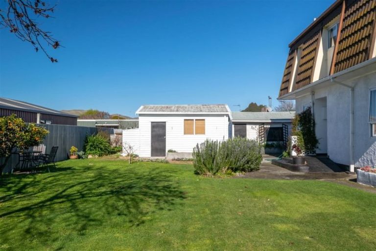 Photo of property in 11 Holdaway Street, Riversdale, Blenheim, 7201