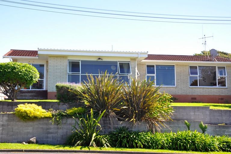 Photo of property in 17 Beach Road, Waihi Beach, 3611