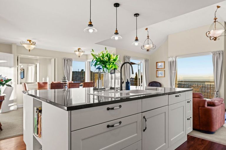 Photo of property in 9 Westview Place, Huntsbury, Christchurch, 8022