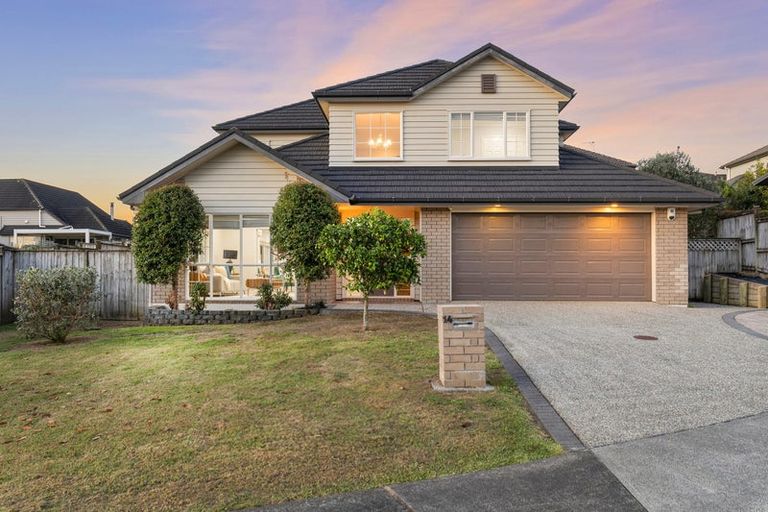 Photo of property in 14 Beros Place, Flat Bush, Auckland, 2016