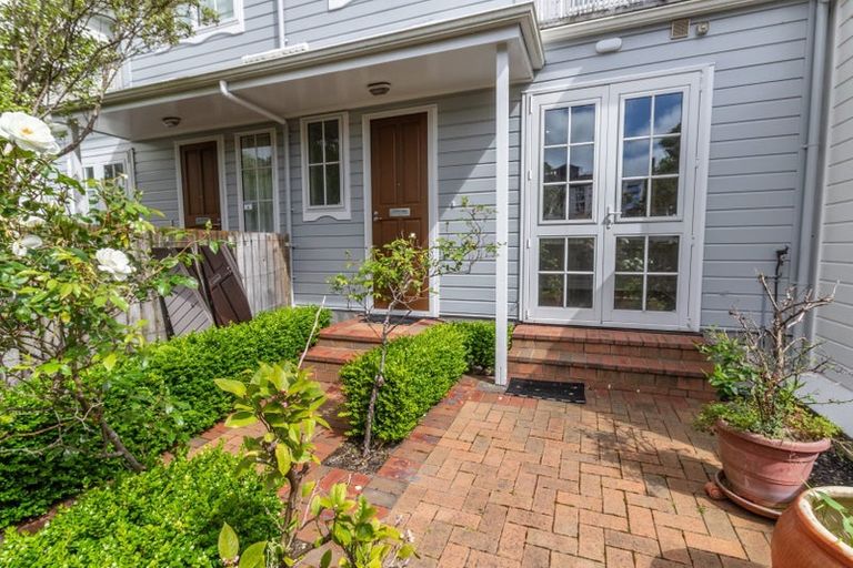 Photo of property in 156 Tinakori Road, Thorndon, Wellington, 6011