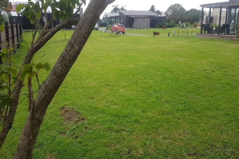 Photo of property in 13 Citrus Place, Mangawhai, 0505