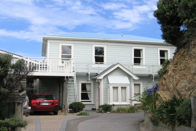 Photo of property in 5 Milne Terrace, Island Bay, Wellington, 6023