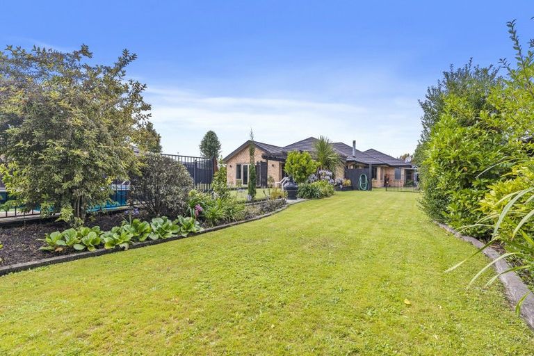 Photo of property in 19 Marlowe Place, Rolleston, 7614