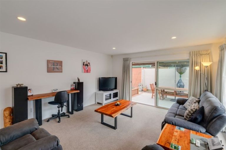 Photo of property in 105 Somerfield Street, Somerfield, Christchurch, 8024