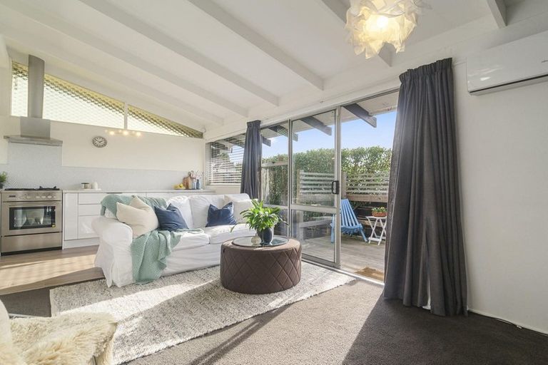 Photo of property in 1/2 Finlow Drive, Te Atatu South, Auckland, 0610