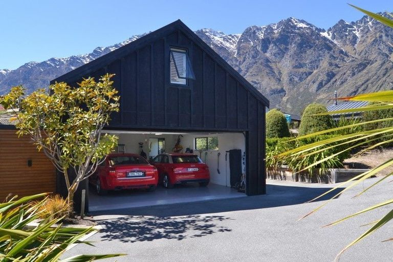 Photo of property in 56 Jacks Point Rise, Jacks Point, Queenstown, 9371