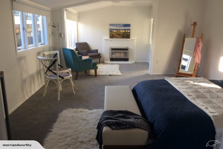 Photo of property in 15 Old Lake Road, Narrow Neck, Auckland, 0624