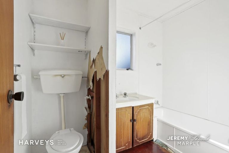 Photo of property in 2 Styca Place, Sunnyvale, Auckland, 0612