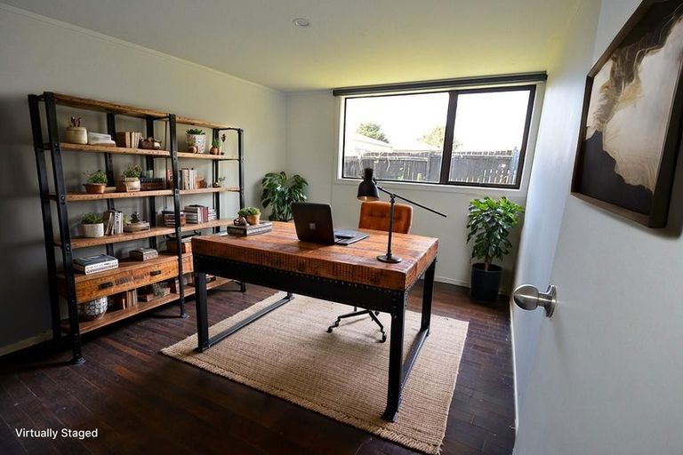 Photo of property in 18 Bundena Place, Clendon Park, Auckland, 2103