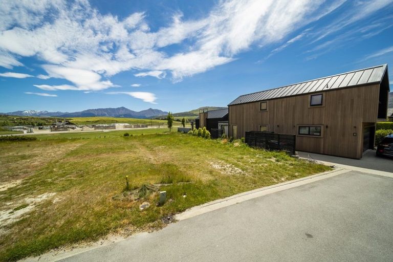 Photo of property in 10 Soudley Court, Jacks Point, Queenstown, 9371