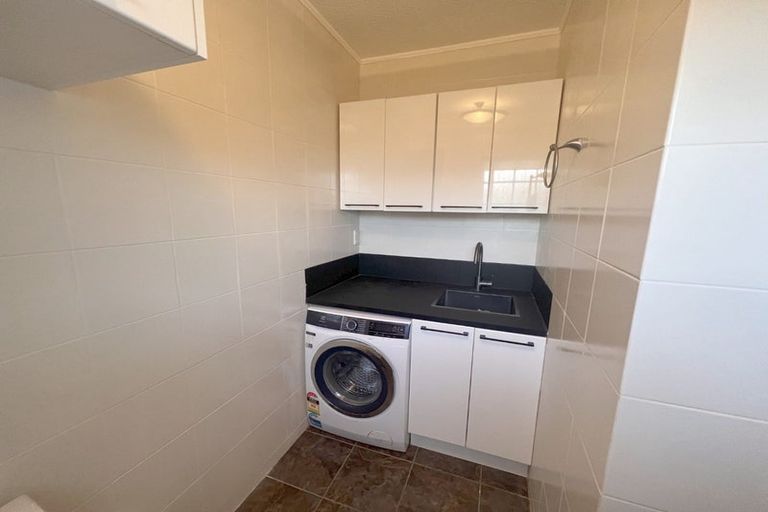 Photo of property in 43 David Crescent, Karori, Wellington, 6012