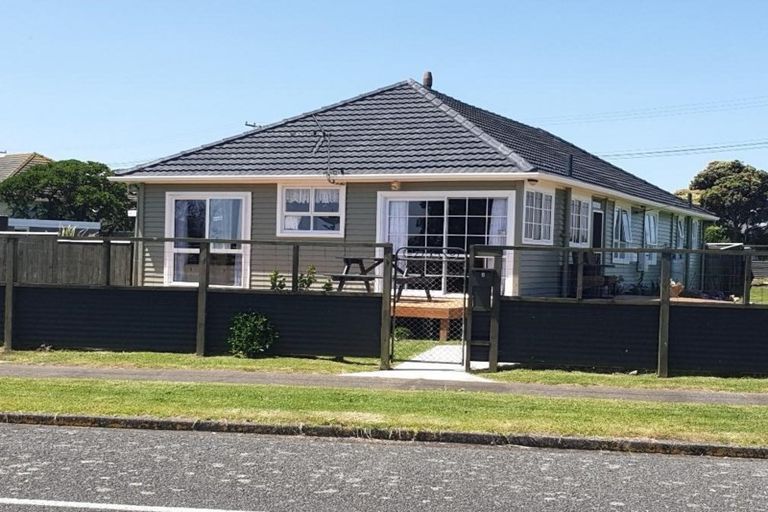 Photo of property in 2 Egmont Street, Patea, 4520