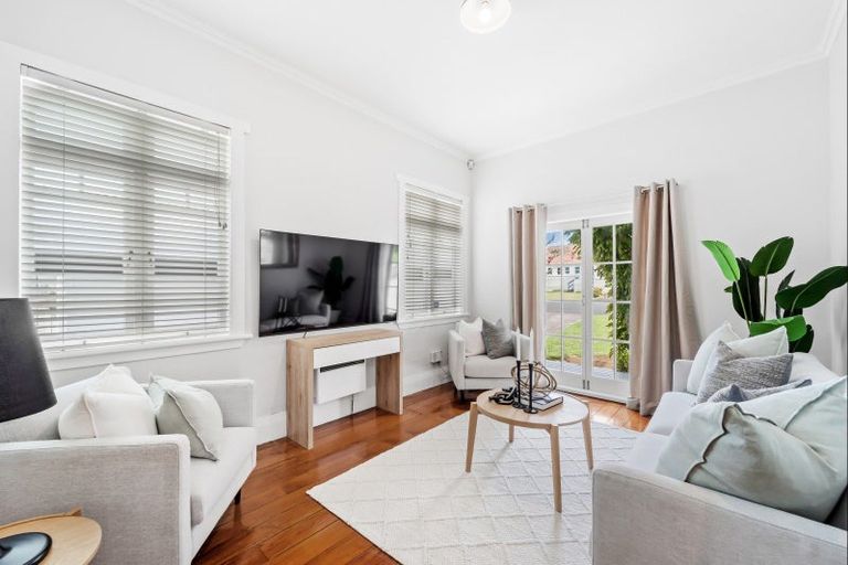 Photo of property in 3/7 Seaview Road, Northcote, Auckland, 0627