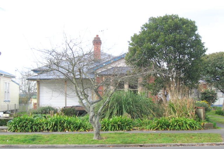 Photo of property in 11 Lyon Street, Frankton, Hamilton, 3204