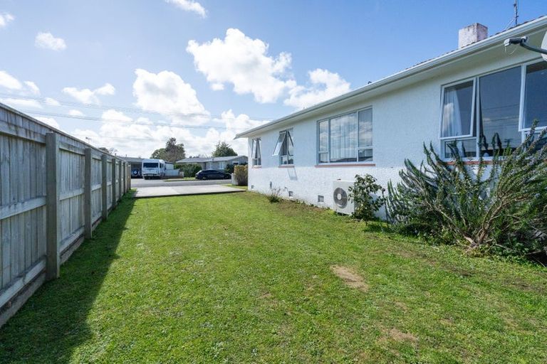 Photo of property in 19 Kings Drive, Levin, 5510