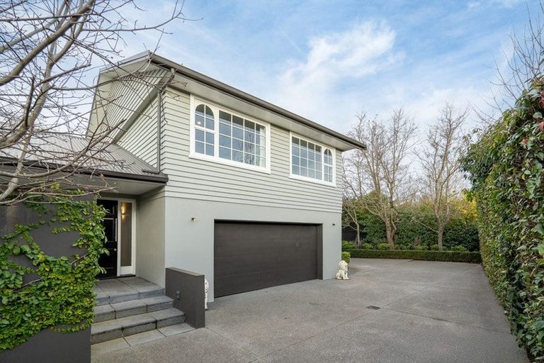 Photo of property in 26 Grahams Road, Ilam, Christchurch, 8041