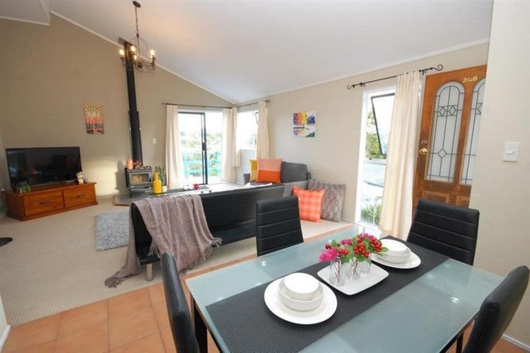 Photo of property in 2/28 Noeleen Street, Glenfield, Auckland, 0629