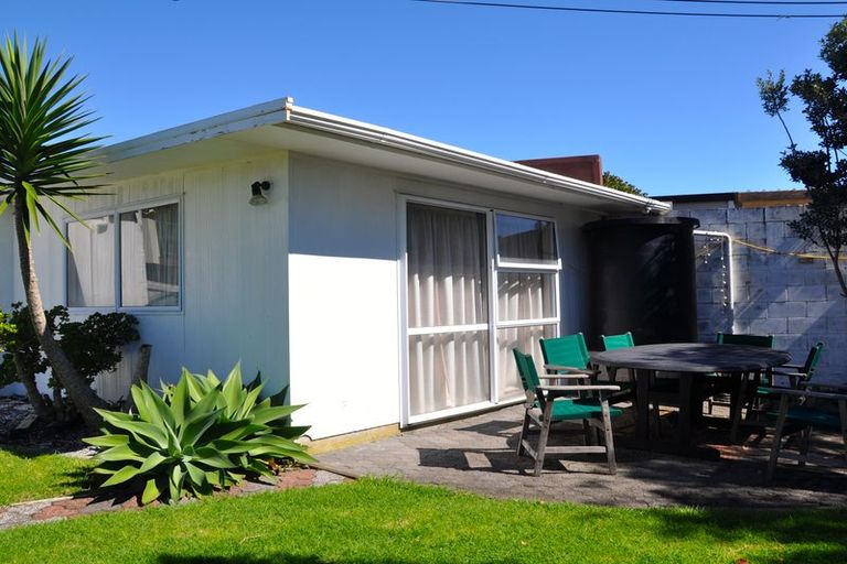Photo of property in 17 Beach Road, Waihi Beach, 3611