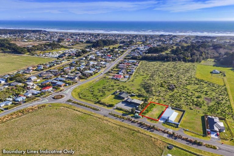 Photo of property in 15 Waitarere Rise Avenue, Waitarere Beach, Levin, 5510