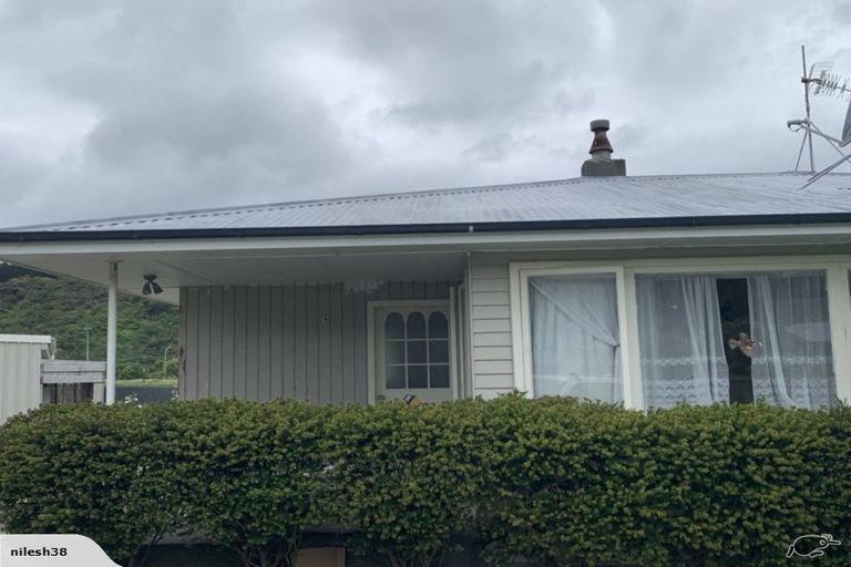 Photo of property in 28 Wetherby Grove, Wainuiomata, Lower Hutt, 5014