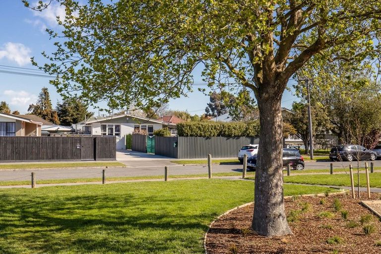 Photo of property in 22 Paddington Street, Northcote, Christchurch, 8052