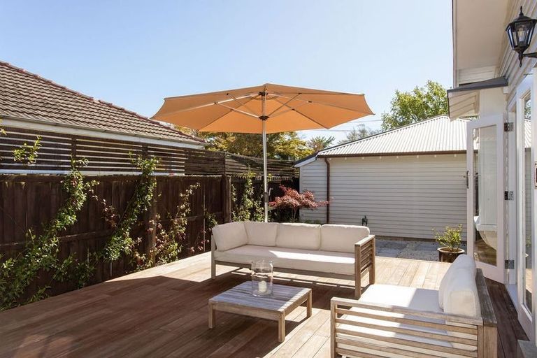 Photo of property in 112 Knowles Street, St Albans, Christchurch, 8052