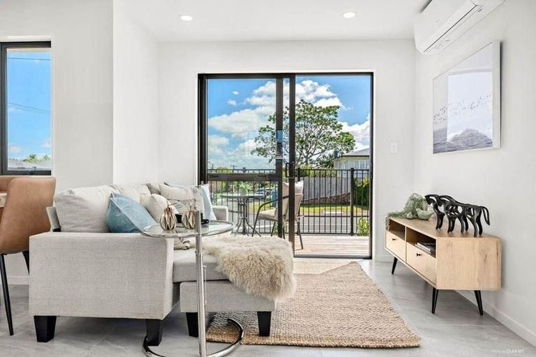 Photo of property in 2/107 Porchester Road, Papakura, 2110