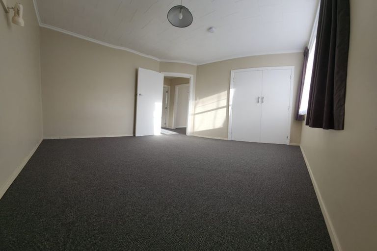 Photo of property in 2/6 Moeraki Road, Maoribank, Upper Hutt, 5018