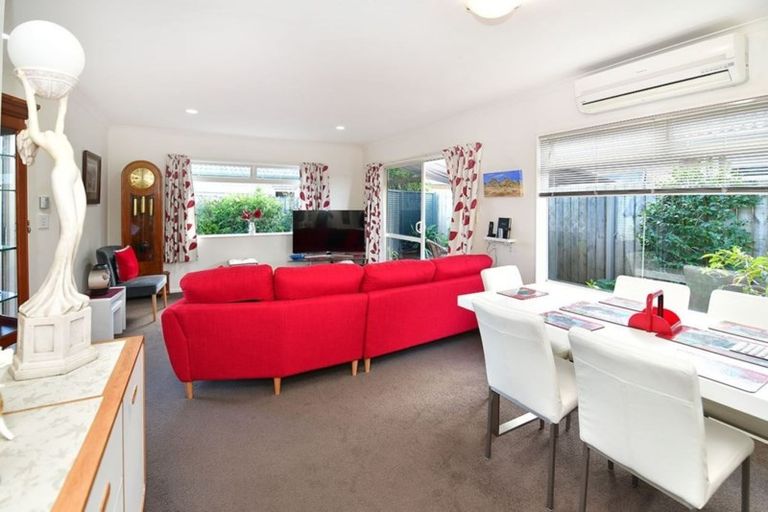 Photo of property in 29 Dan Tori Place, Orewa, 0931