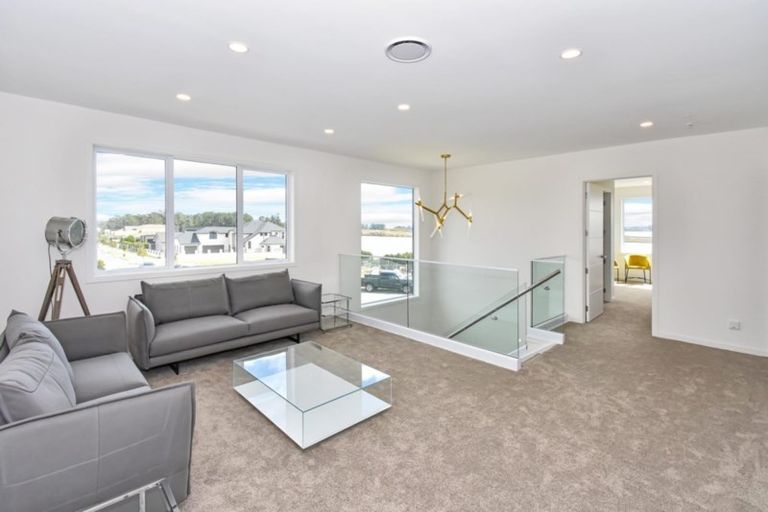 Photo of property in 16 Milano Boulevard, Karaka, Papakura, 2113