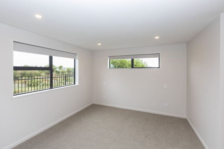 Photo of property in 2 Lussa Close, Broomfield, Christchurch, 8042