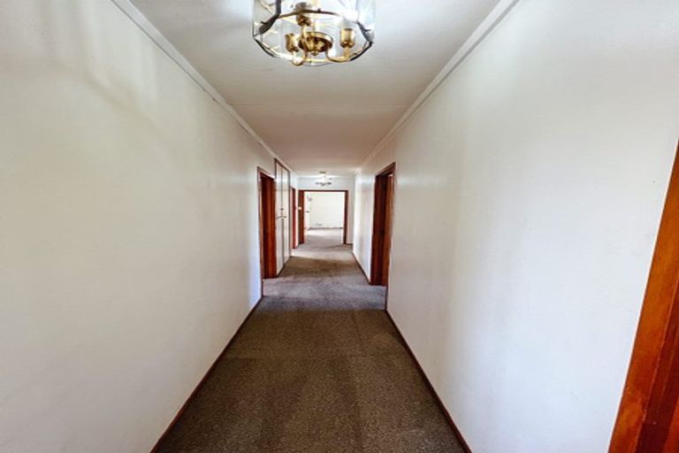 Photo of property in 1/520 Beach Road, Murrays Bay, Auckland, 0630