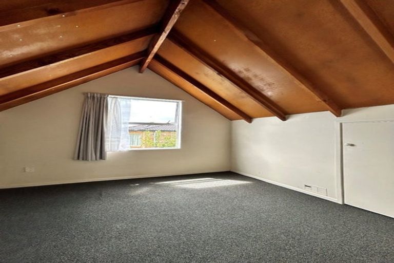 Photo of property in 2/36 Rimu Street, New Lynn, Auckland, 0600