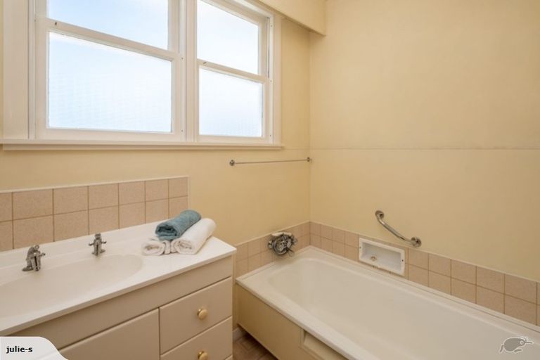 Photo of property in 4 Celia Street, Stratford, 4332