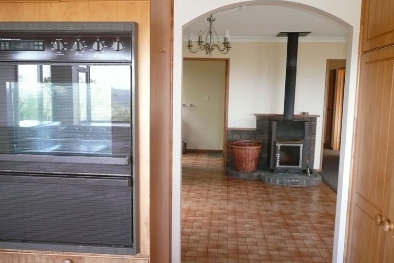 Photo of property in 31b Bush Road, Waiatarua, Auckland, 0604