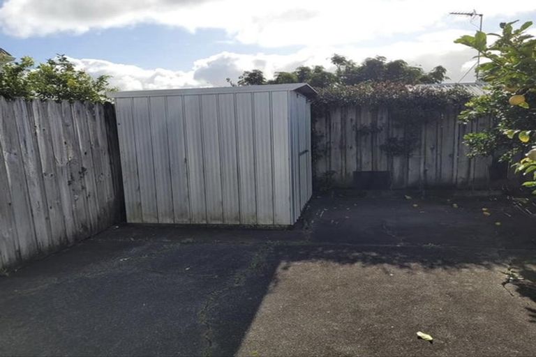 Photo of property in 1/100 Birkdale Road, Birkdale, Auckland, 0626